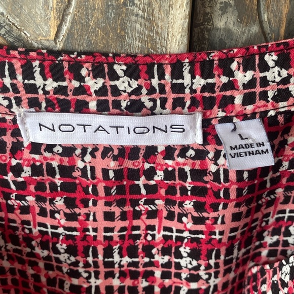 Pink patterned to0- button down - Picture 2 of 5